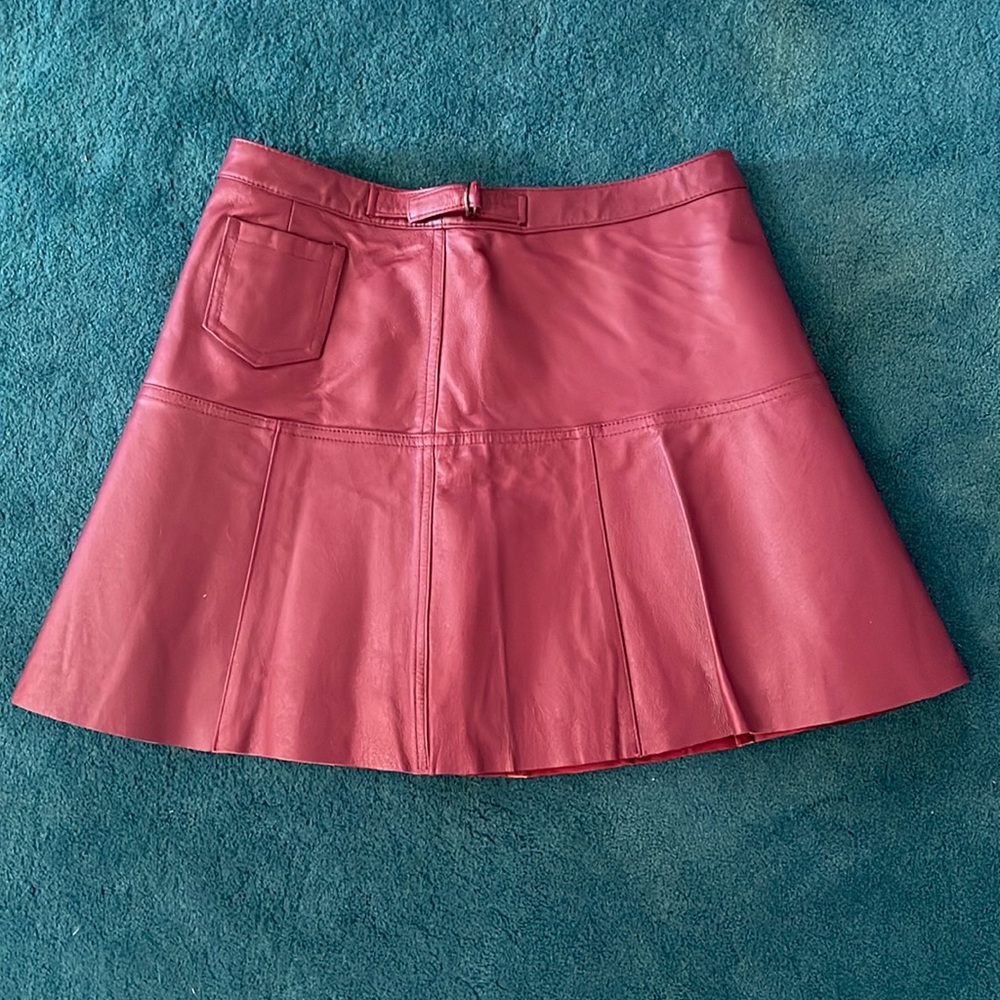 Newport News Pleated Wine Leather Mini Skirt Sz. 6